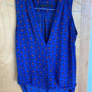 Cute blue patterned Zara top, size small
